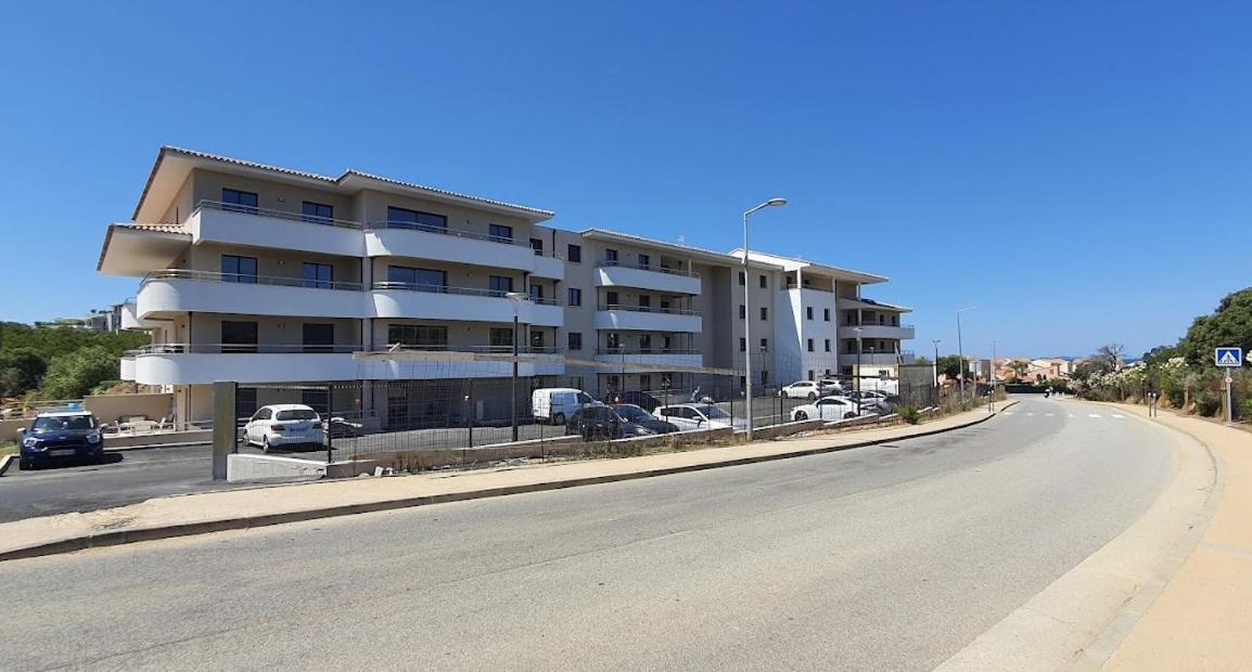 Agosta Porticcio - A 200m - T2 Neuf Entre & Maquis - Barbecue- Res Fiore Di Maghja - Parking - Wifi - 4 Pers Apartment Les Hameaux de Porticcio